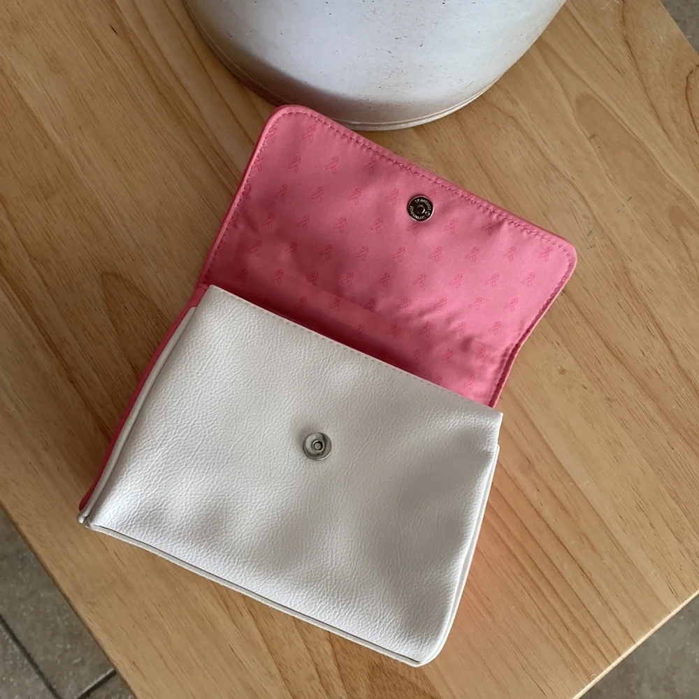 Diptyque Paris Airways Breast Cancer Makeup/Toiletry Bag - Picture 6 of 9